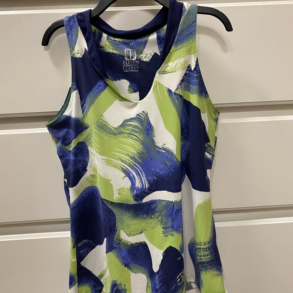 Lot of 5 workout tops. Size medium